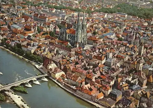 Regensburg Altstadt Dom St. Peter Donau Bruecke Fliegeraufnahme Kat. Regensburg