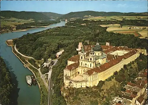 Melk Donau Benediktinerstift im Barockstil Erbauer Jakob Prandtauer Fliegeraufnahme Binnenschifffahrt Kat. Melk