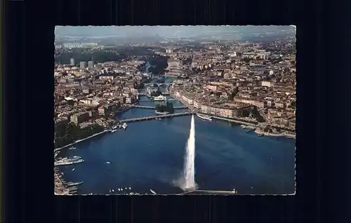 Geneve GE Le Jet d Eau La Rade et la Ville vue aerienne Kat. Geneve