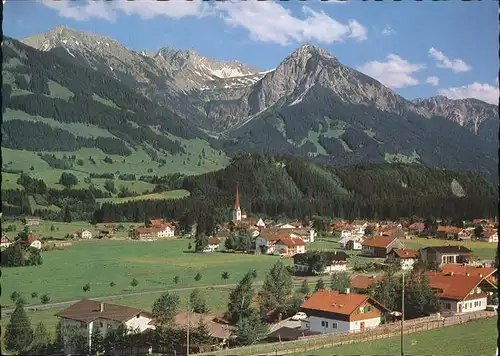 Fischen Allgaeu Ortsansicht mit Kirche Entschenkopf Nebelhorn Rubihorn Allgaeuer Alpen Kat. Fischen i.Allgaeu