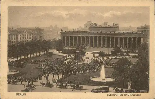 Berlin Lustgarten Museum Denkmal Fontaene Kat. Berlin