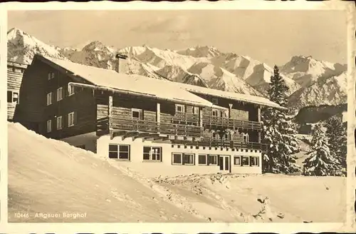 Sonthofen Oberallgaeu Berggasthaus Allgaeuer Berghof mit Alpe Eck Alpenpanorama Winterimpressionen Kat. Sonthofen