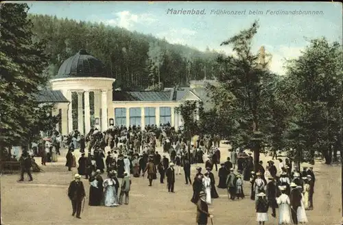 Marienbad Tschechien Fruehkonzert beim Ferdinandsbrunnen Kat. Marianske Lazne