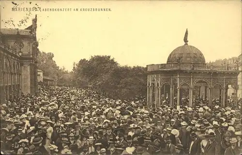 Marienbad Tschechien Abendkonzert am Kreuzbrunnen Boehmen Kat. Marianske Lazne