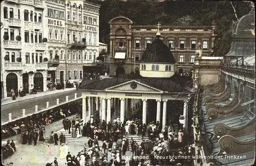 Marienbad Tschechien Kreuzbrunnen waehrend der Trinkzeit Boehmen Kat. Marianske Lazne