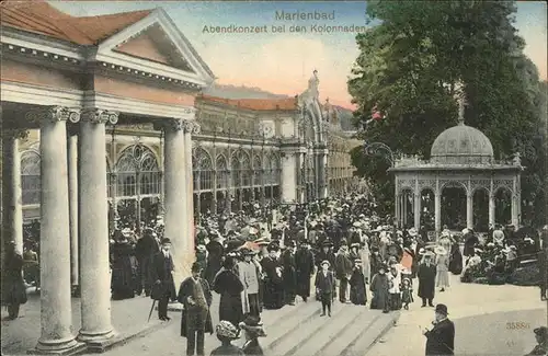 Marienbad Tschechien Abendkonzert bei den Kreuzbrunnen Kolonnaden Boehmen Kat. Marianske Lazne