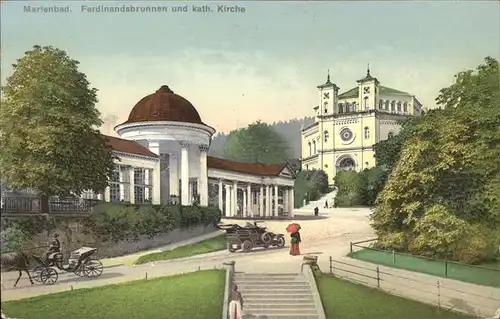 Marienbad Tschechien Ferdinandsbrunnen mit Katholischen Kirche Pferdekutsche Boehmen Kat. Marianske Lazne