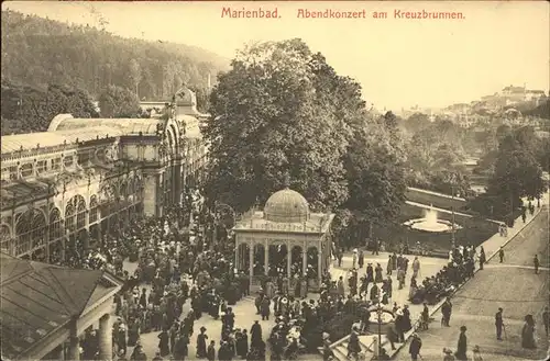 Marienbad Tschechien Abendkonzert bei den Kreuzbrunnen Kolonnaden Boehmen Kat. Marianske Lazne