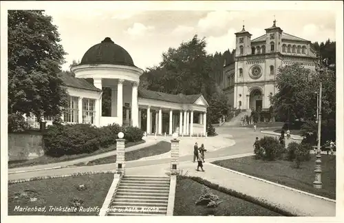 Marienbad Tschechien Trinkstelle Rudolfsquelle mit Katholischer Kirche Boehmen Kat. Marianske Lazne