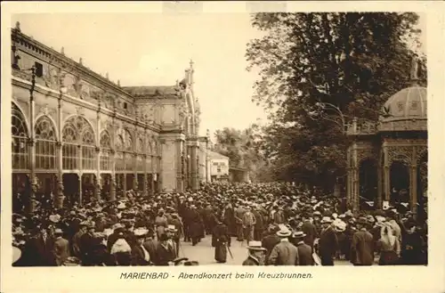 Marienbad Tschechien Abendkonzert bei den Kreuzbrunnen Kolonnaden Boehmen Kat. Marianske Lazne