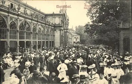 Marienbad Tschechien Morgens am Kreuzbrunnen Kolonnaden Boehmen Kat. Marianske Lazne