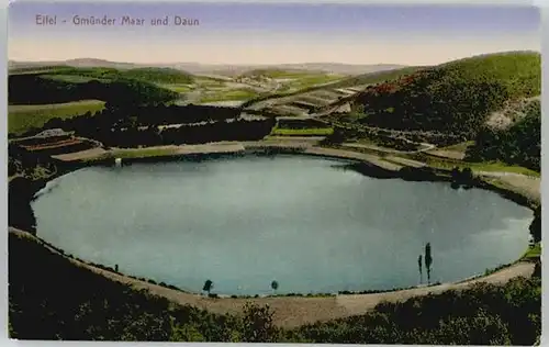 Daun Eifel Daun Gemuendener Maar * / Daun /Vulkaneifel LKR