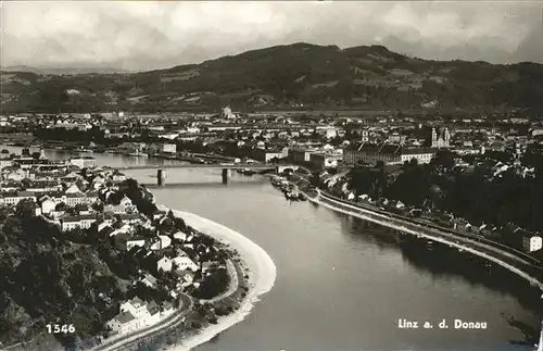 Linz Donau Panorama mit Donau Bruecke Kat. Linz
