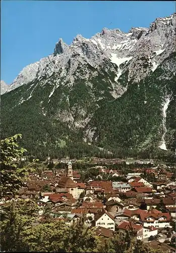 Mittenwald Karwendel Tirol Stadtpanorama mit Karwendel und Viererspitze Kat. Schwaz