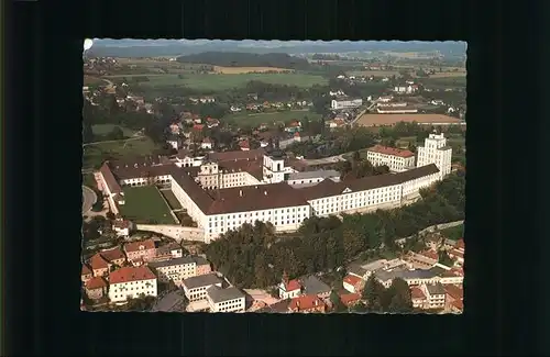 Kremsmuenster Benediktinerstift Fliegeraufnahme Kat. Kremsmuenster