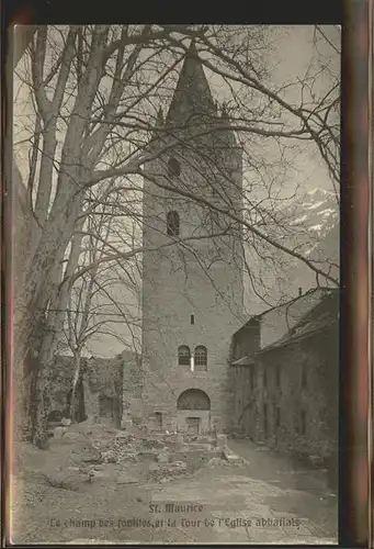 Sankt Moritz Le champ des fouilles et la Tour de L Eglise abbatiale