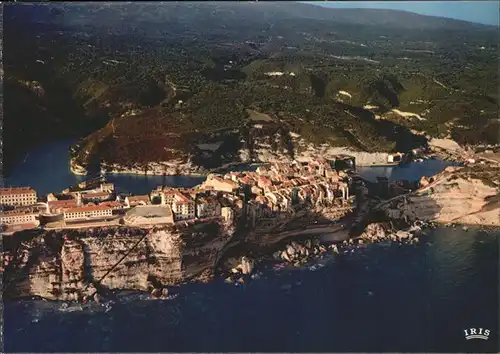 Bonifacio Corse du Sud Haute ville sur les falaises Escalier du Roi d Aragon vue aerienne Kat. Bonifacio