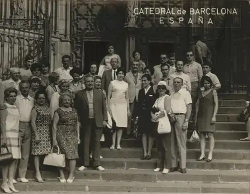 Barcelona Cataluna Catedral Gruppenbild vor der Kathedrale Kat. Barcelona