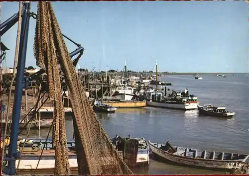 L Aiguillon sur Mer Le Port Bateaux de Peche Fischerboote Kat. L Aiguillon sur Mer