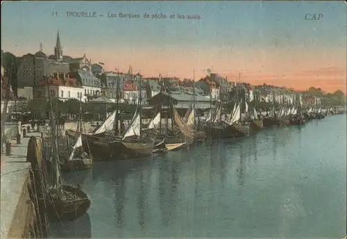 Trouville sur Mer Barques de peche et les quais Fischerboote Kat. Trouville sur Mer