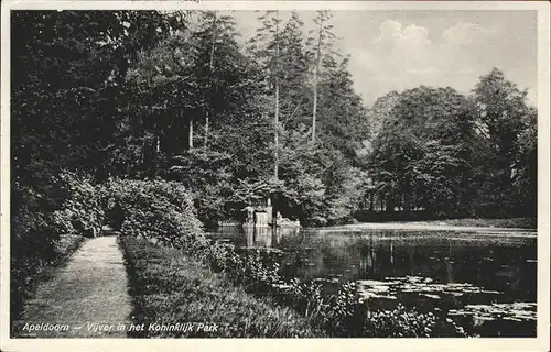 Apeldoorn Vijver in het Koninklijk Park Kat. Apeldoorn