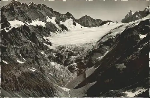 Loetschenpass Eiger Kandergletscher Bluemlisalp / Loetschenpass /Rg. Gastere