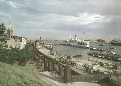 Hamburg Blick vom Stintfang auf ueberseebruecke Passagierschiff Arcadia Kahn Kat. Hamburg