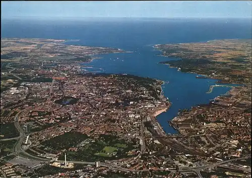 Kiel Stadt und Foerde mit Blick auf die Ostsee Fliegeraufnahme Kat. Kiel