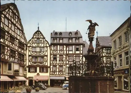 Kues Marktplatz mit St. Michael Brunnen Fachwerkhaus Kat. Bernkastel Kues