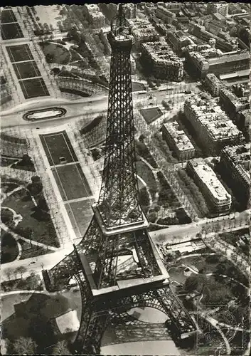 Paris La Tour Eiffel vue aerienne Kat. Paris