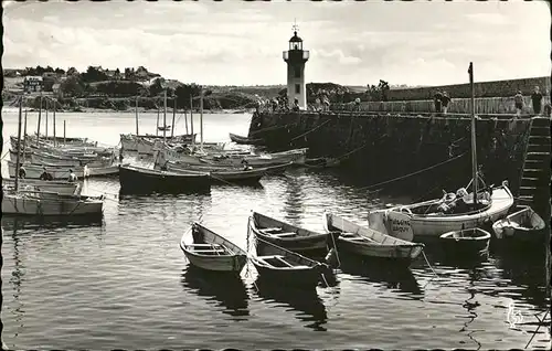 Leuchtturm Lighthouse Boote Erquy Hafen Phare Kat. Gebaeude