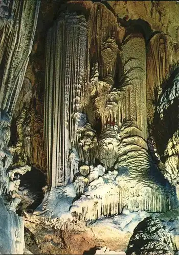 Hoehlen Caves Grottes Grotte des Demoiselles Herault Grande Orgues Kat. Berge