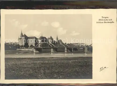 Torgau Schloss Hartenfels historische Bruecke Elbe Stadtkirche Kat. Torgau