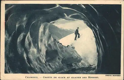 Chamonix Grotte de Glace au Glacier des Bossons Kat. Chamonix Mont Blanc