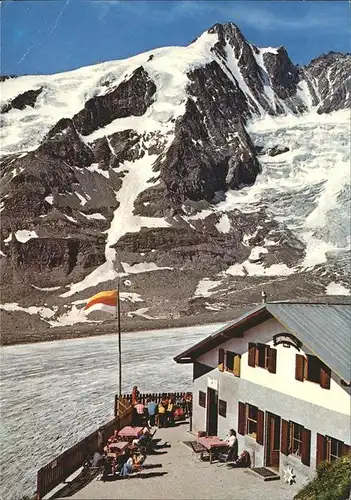 Grossglockner Hofmanns Huette mit Blick zum Grossglockner Kat. Heiligenblut