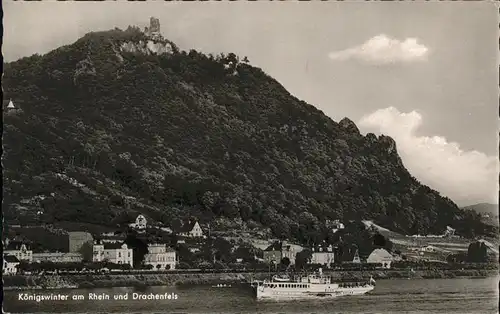 Koenigswinter Rheinpanorama mit Drachenfels Schiff Kat. Koenigswinter