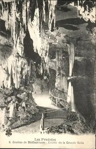 Hoehlen Caves Grottes Betharram Pyrenees Grande Salle Kat. Berge