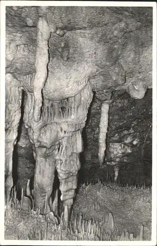 Hoehlen Caves Grottes de Fontirou La Grande Colonnade Kat. Berge