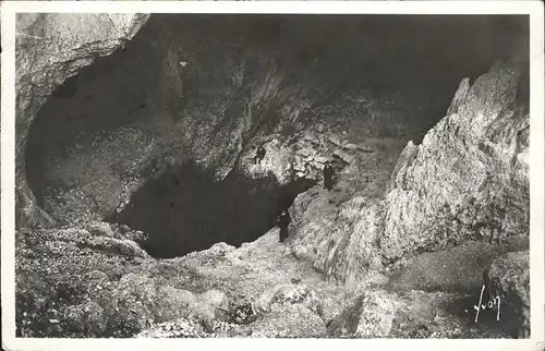 Hoehlen Caves Grottes Fontaine de Vaucluse  Kat. Berge