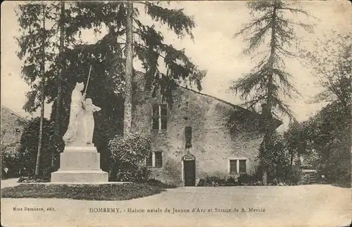 Domremy la Pucelle Vosges Maison natale de Jeanne d Arc Statue de A. Mercie Kat. Domremy la Pucelle