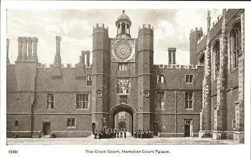 Hampton Court Hampton Court Palace the Clock Court Kat. Herefordshire County of