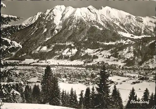 Oberstdorf Gesamtansicht mit Nebelhorn Wintersportplatz Allgaeuer Alpen Kat. Oberstdorf