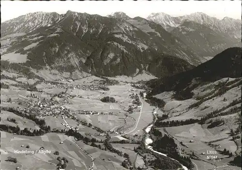 Hindelang Gesamtansicht mit Alpenpanorama Allgaeuer Alpen Fliegeraufnahme Kat. Bad Hindelang