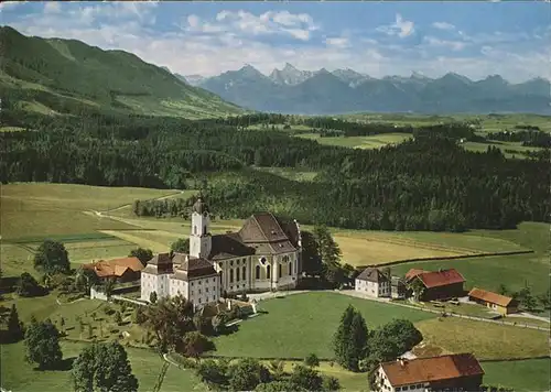 Steingaden Oberbayern Wieskirche Schoenste deutsche Rokokokirche 18. Jahrhundert Erbauer Dominikus Zimmermann Alpenpanorama Fiegeraufnahme / Steingaden /Weilheim-Schongau LKR