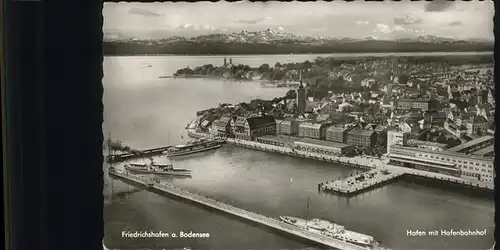 Friedrichshafen Bodensee Hafen mit Hafenbahnhof Fliegeraufnahme Kat. Friedrichshafen