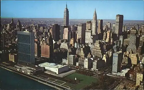 New York City United Nations Headquarters East River Empire State Building Manhatten Skycrapers Chrysler Building Pan American aerial view / New York /