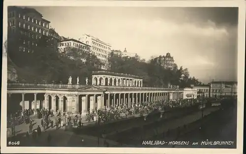 Karlsbad Eger Boehmen Morgens am Muehlbrunnen Kolonnaden Kat. Karlovy Vary