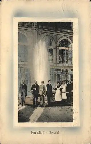 Karlsbad Eger Boehmen Sprudelspringer Gruppenbild Kat. Karlovy Vary