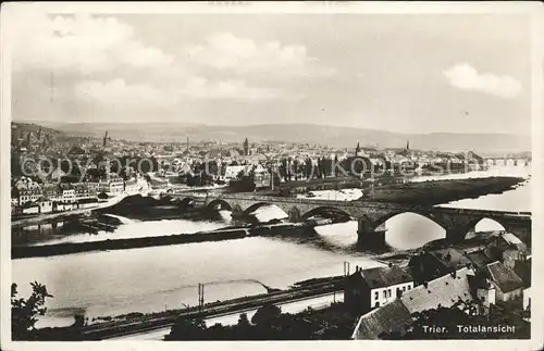 Trier Moselpanorama total mit Bruecke Kat. Trier