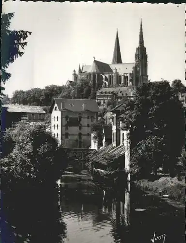 Chartres Eure et Loir Les rives de l'Eure la Cathedrale / Chartres /Arrond. de Chartres